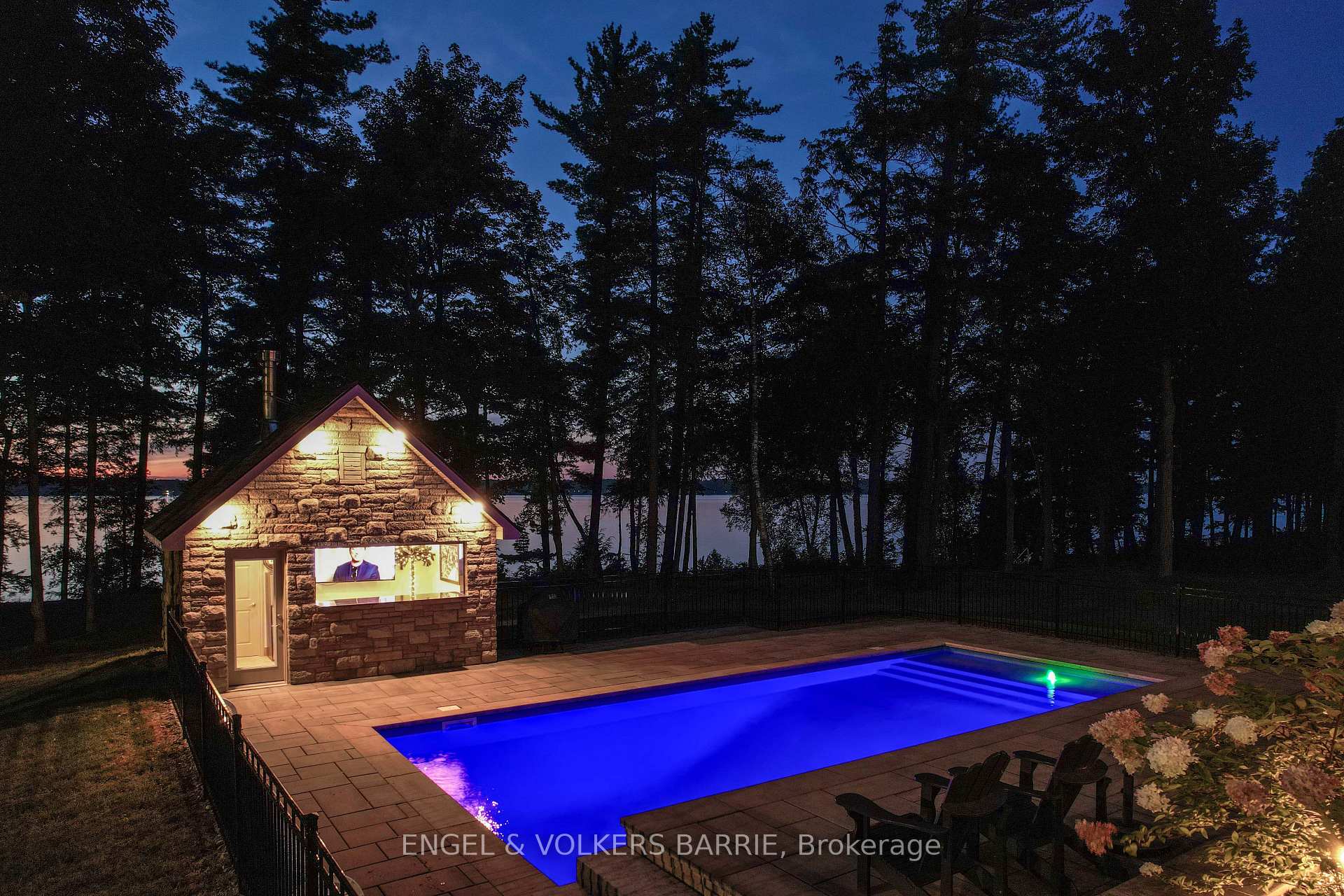 1220 Shoreview Drive