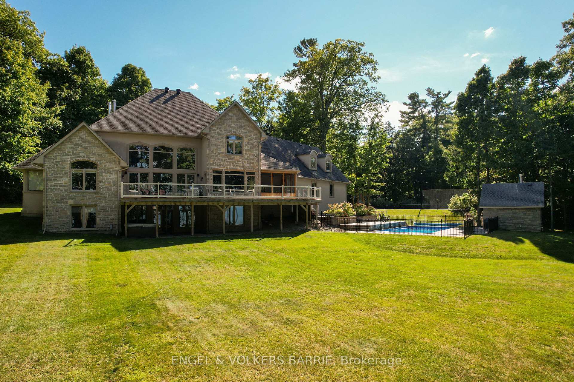 1220 Shoreview Drive