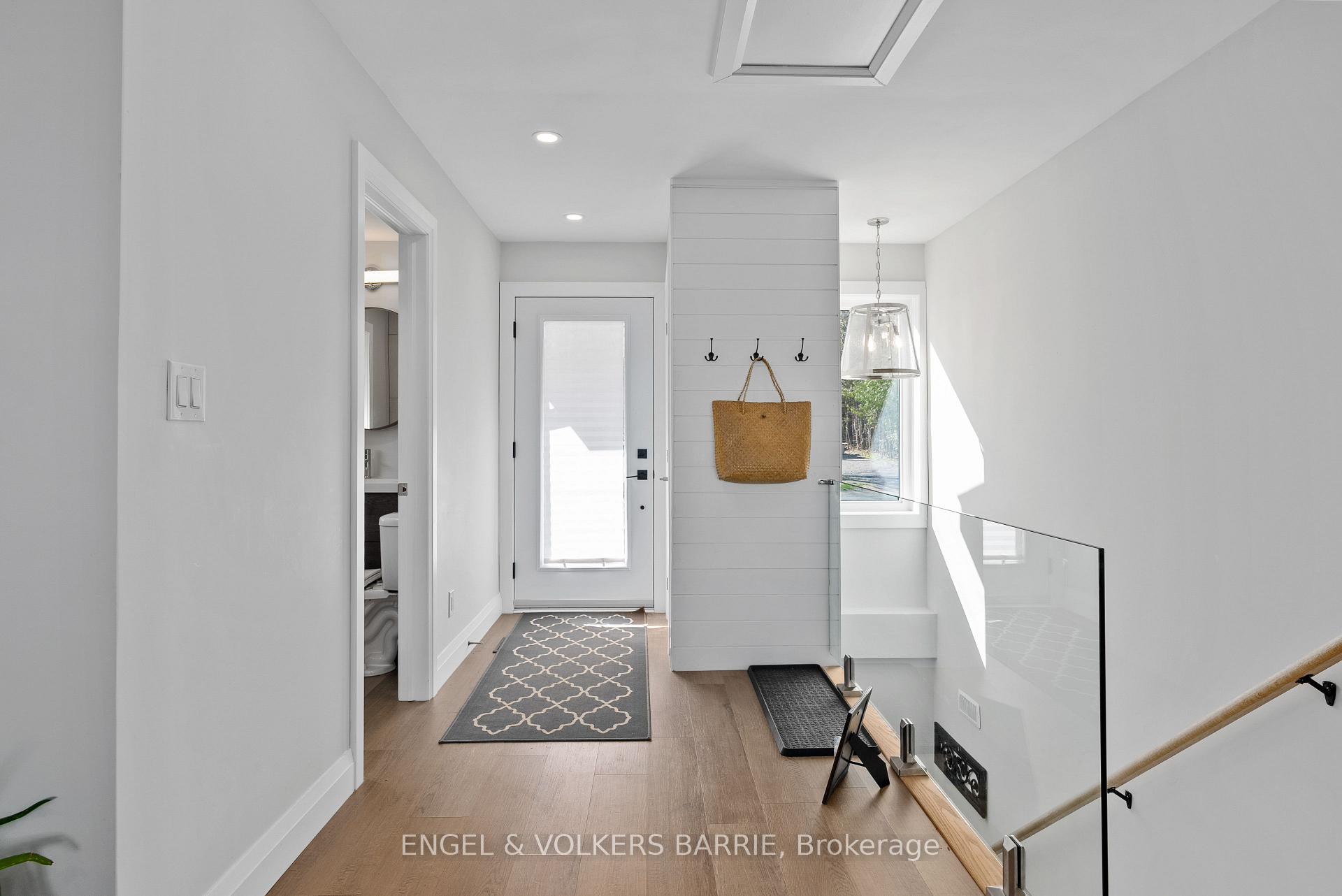 2371 Lakeshore Road E