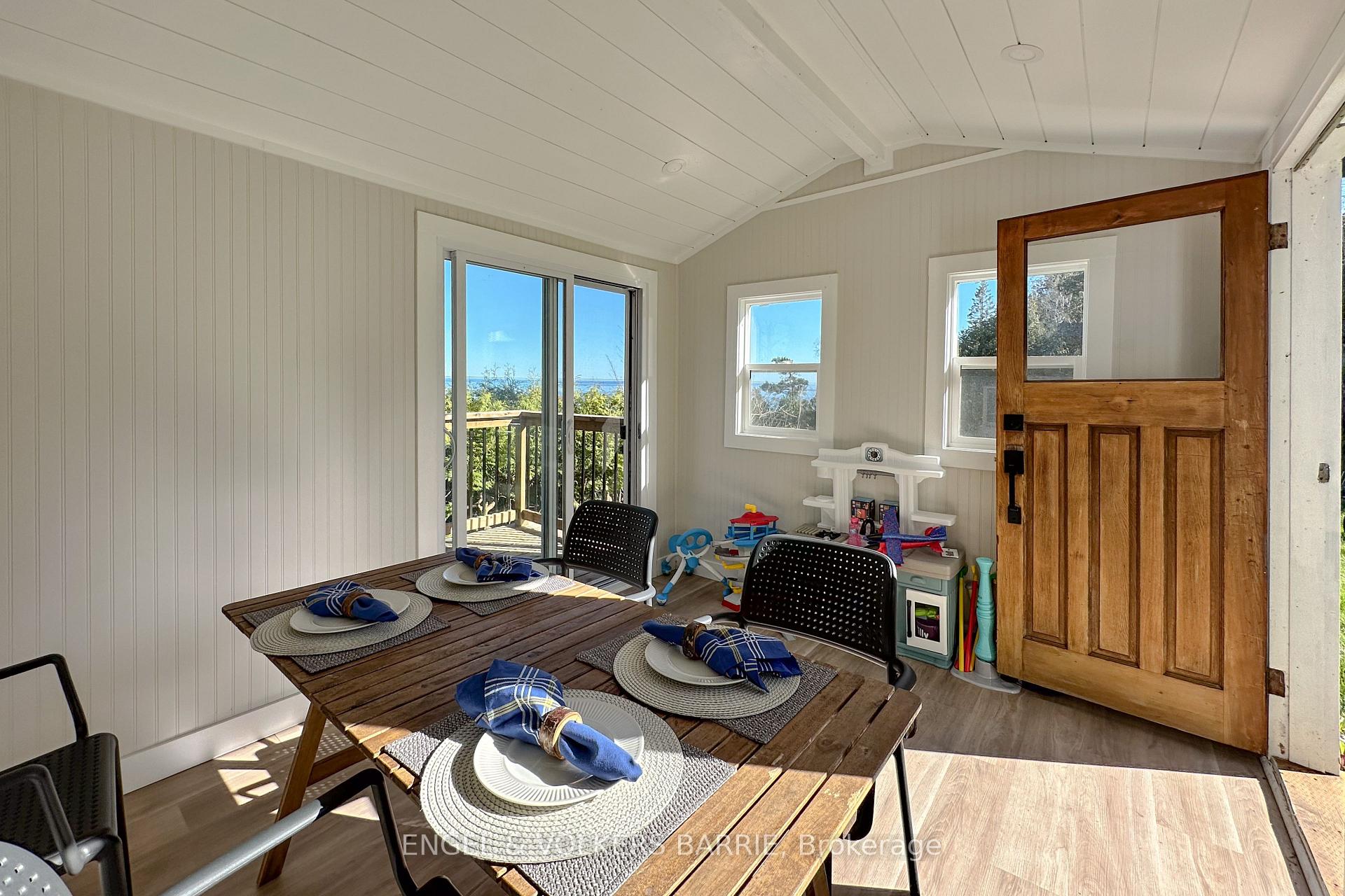 2371 Lakeshore Road E