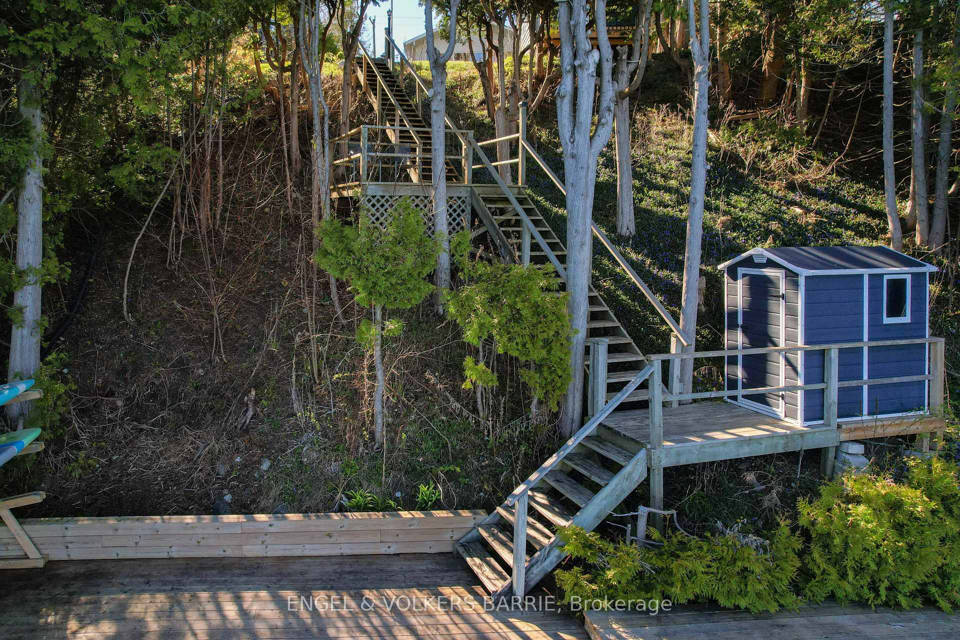 2371 Lakeshore Road E