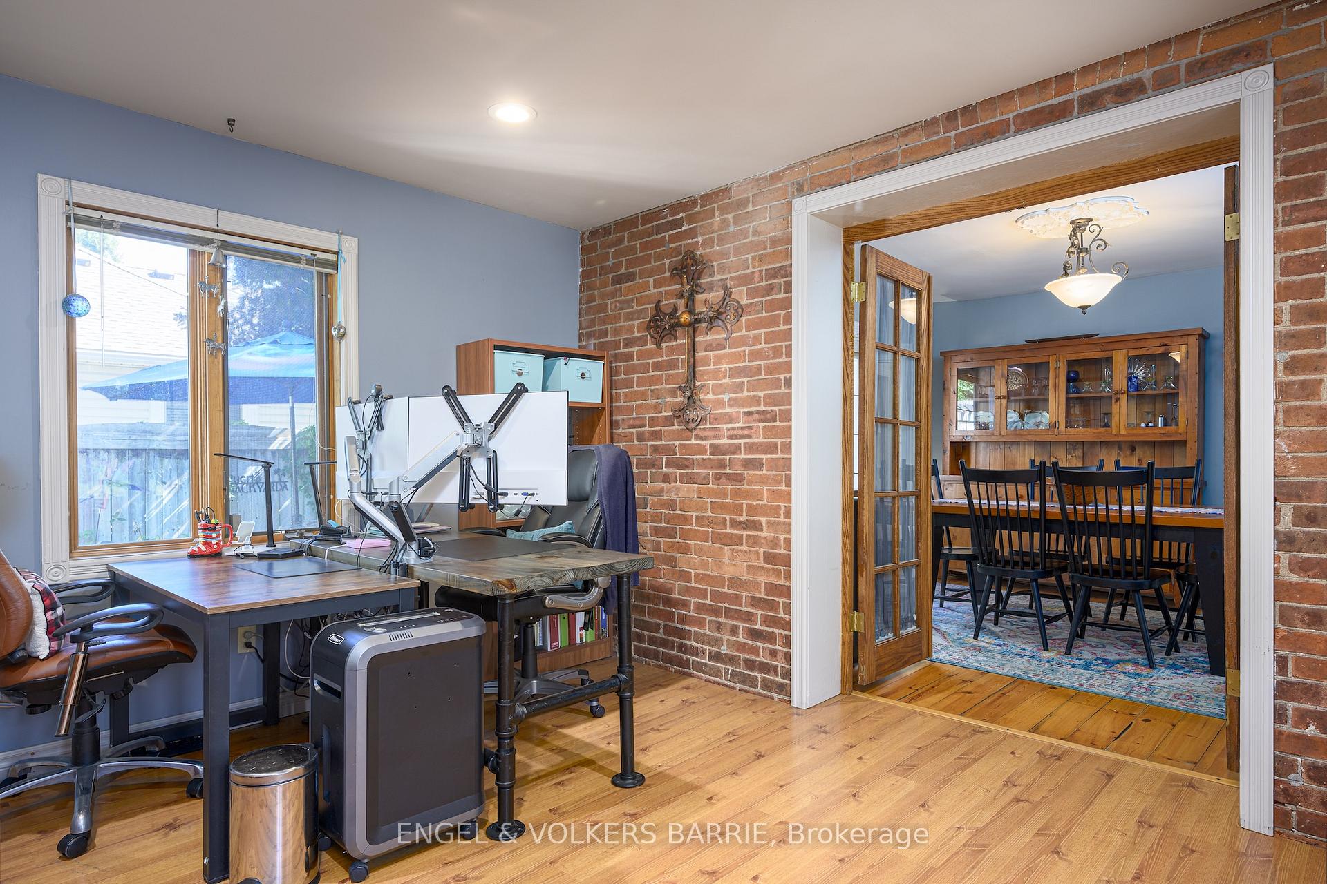 17 N Frances Street N