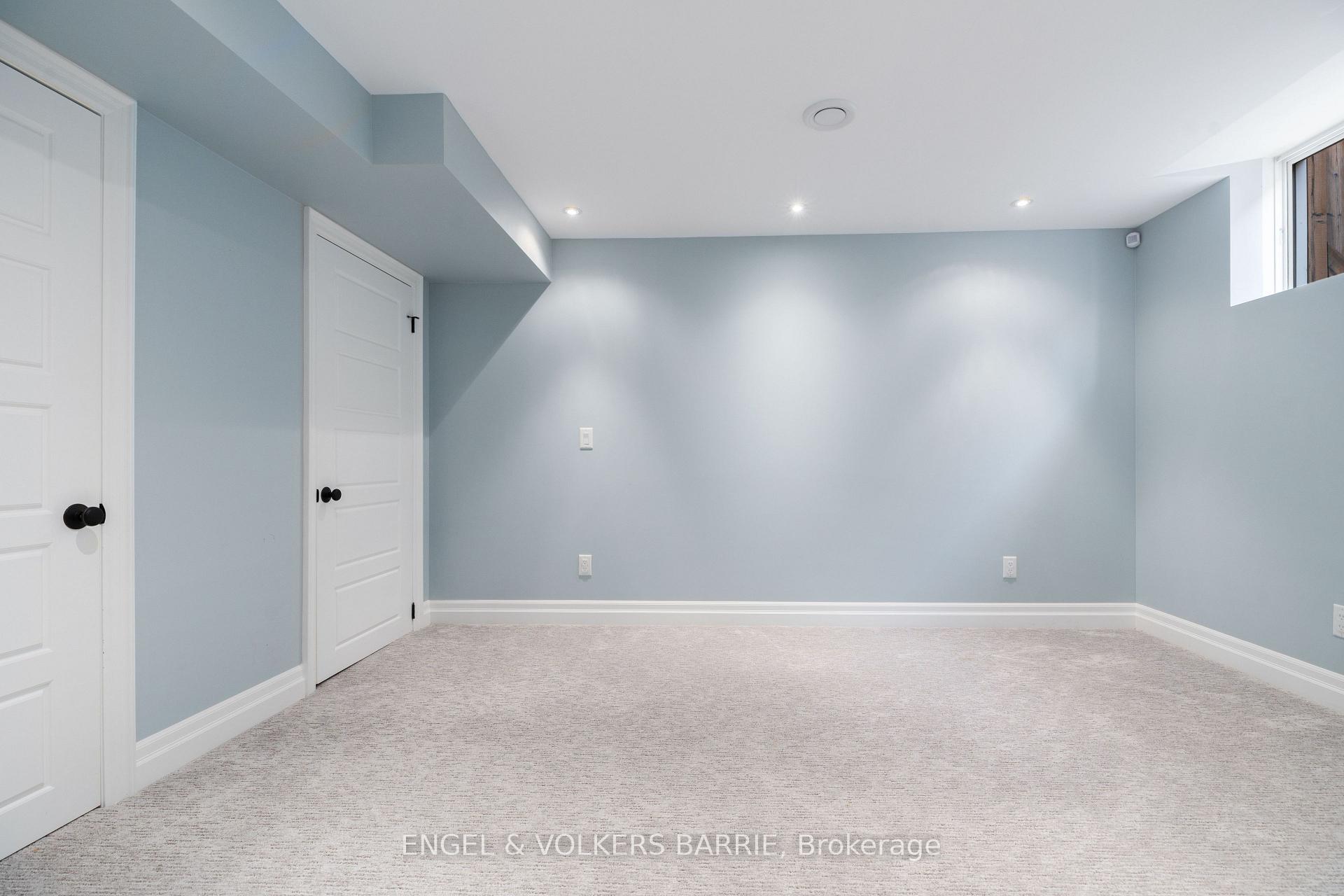 61 Oliver's Mill Road, Springwater, ON L9X 0S7