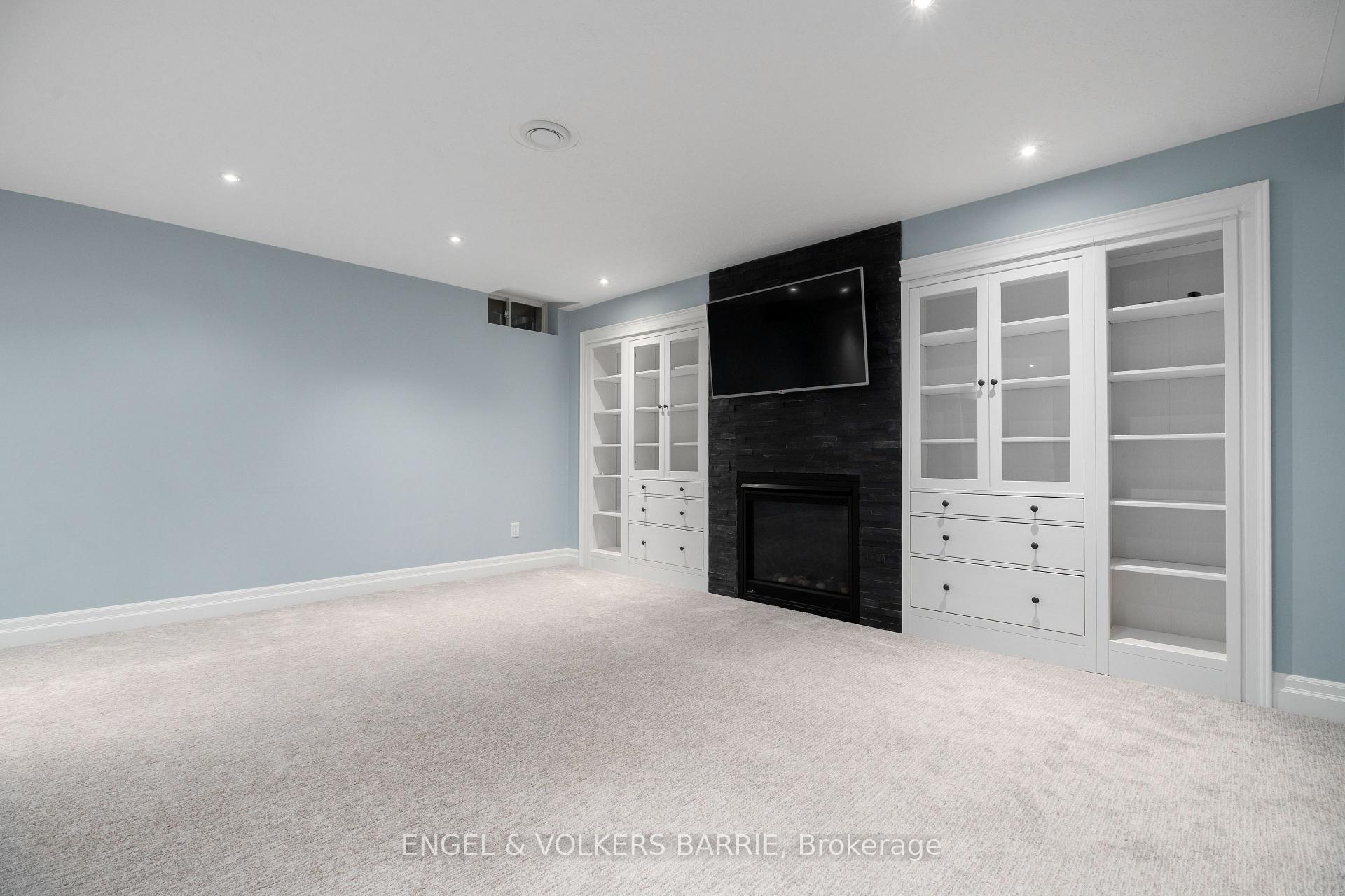 61 Oliver's Mill Road, Springwater, ON L9X 0S7