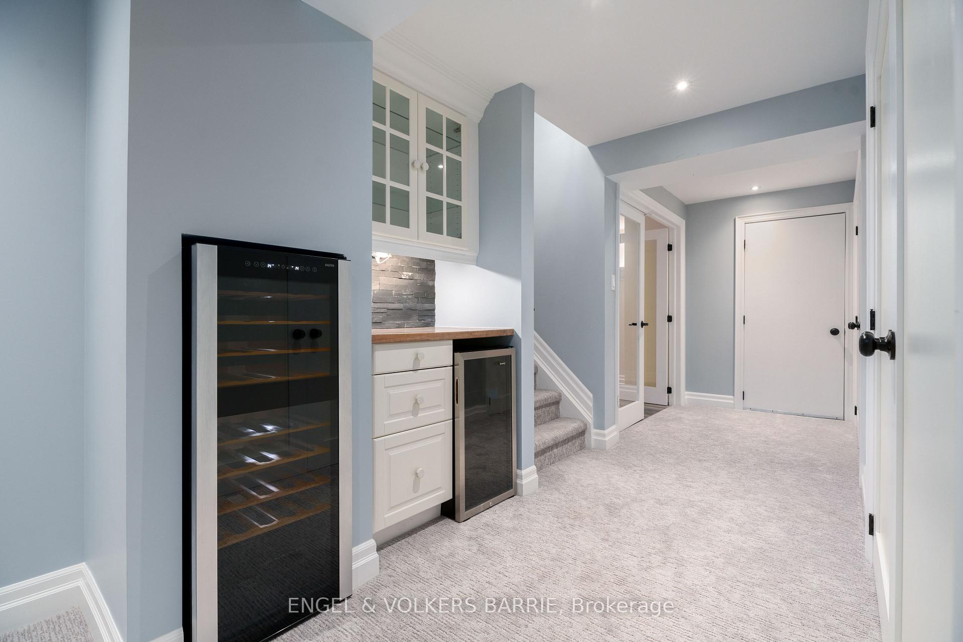 61 Oliver's Mill Road, Springwater, ON L9X 0S7