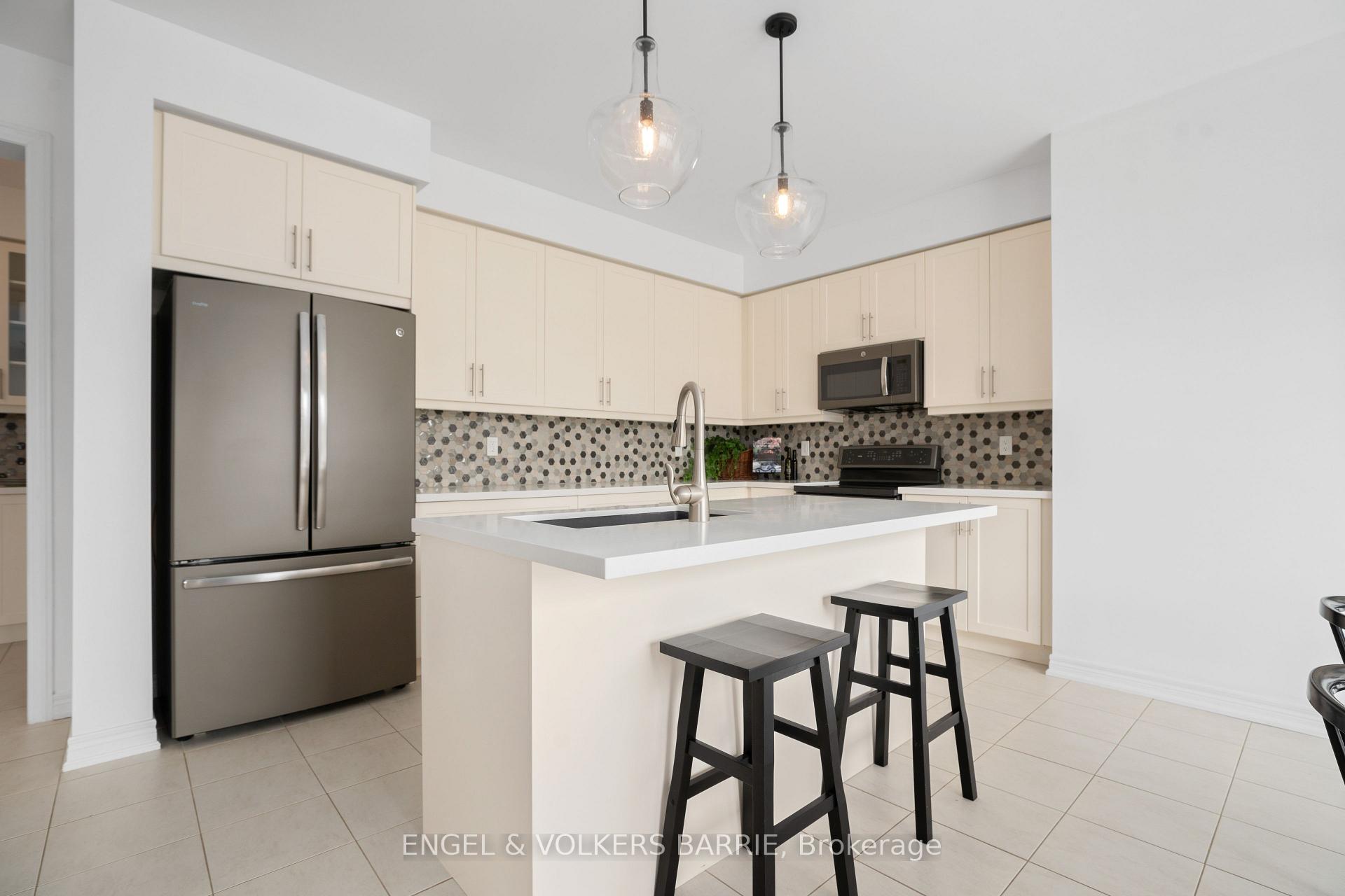 61 Oliver's Mill Road, Springwater, ON L9X 0S7