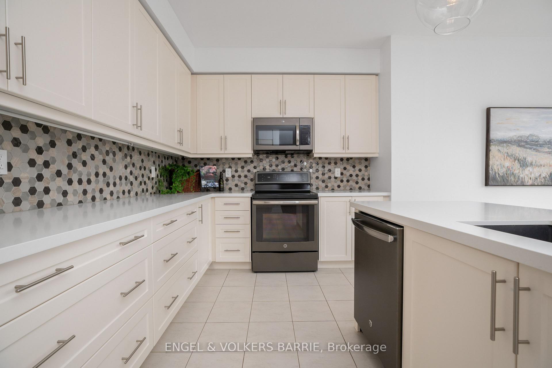 61 Oliver's Mill Road, Springwater, ON L9X 0S7