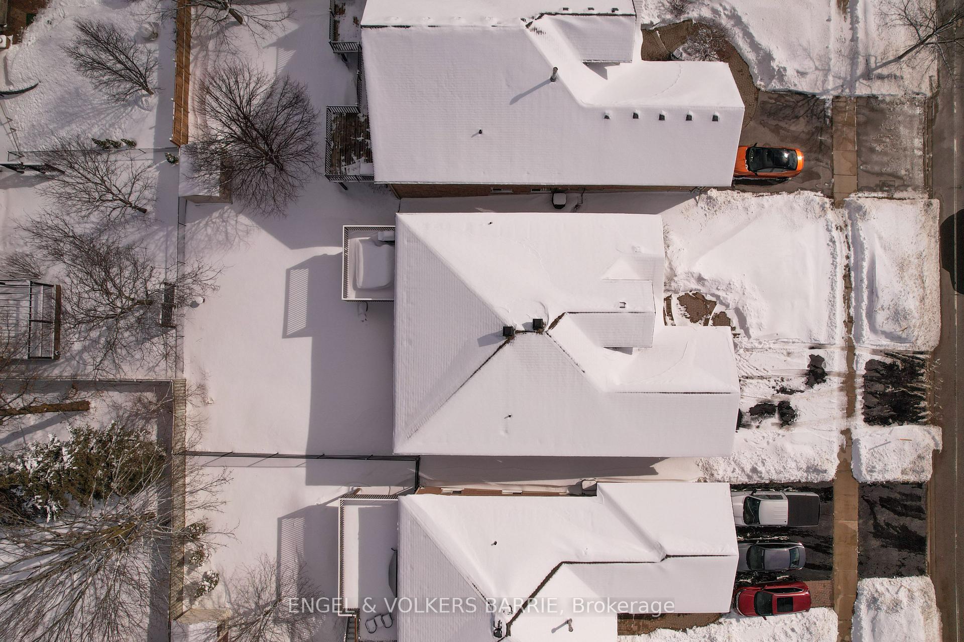 302 Livingstone Street E, Barrie, ON L4M 6P3