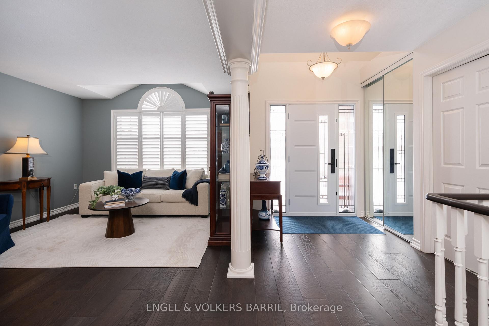 302 Livingstone Street E, Barrie, ON L4M 6P3