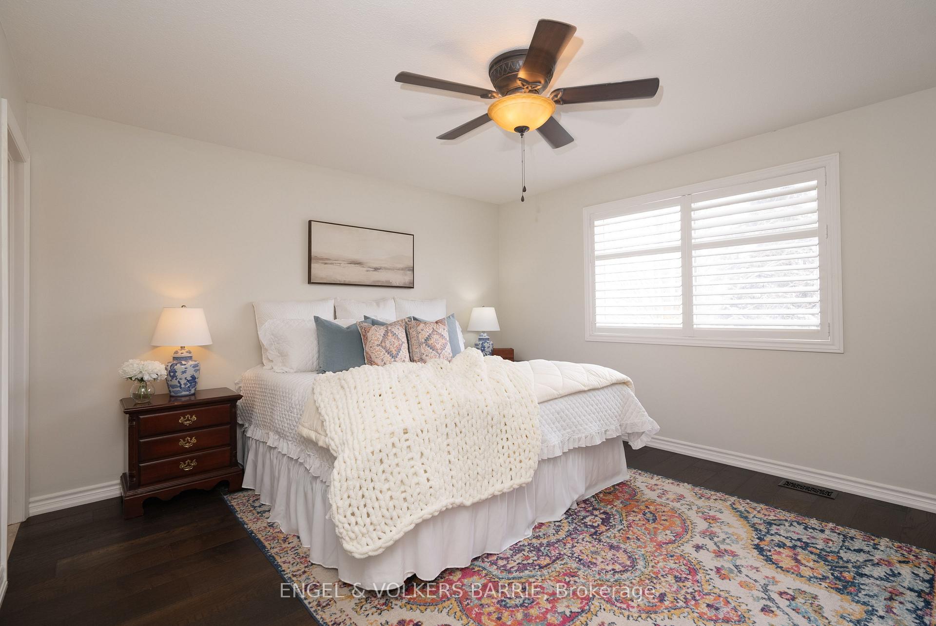 302 Livingstone Street E, Barrie, ON L4M 6P3