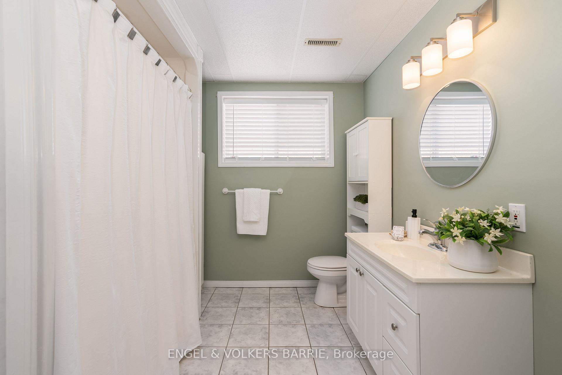 302 Livingstone Street E, Barrie, ON L4M 6P3