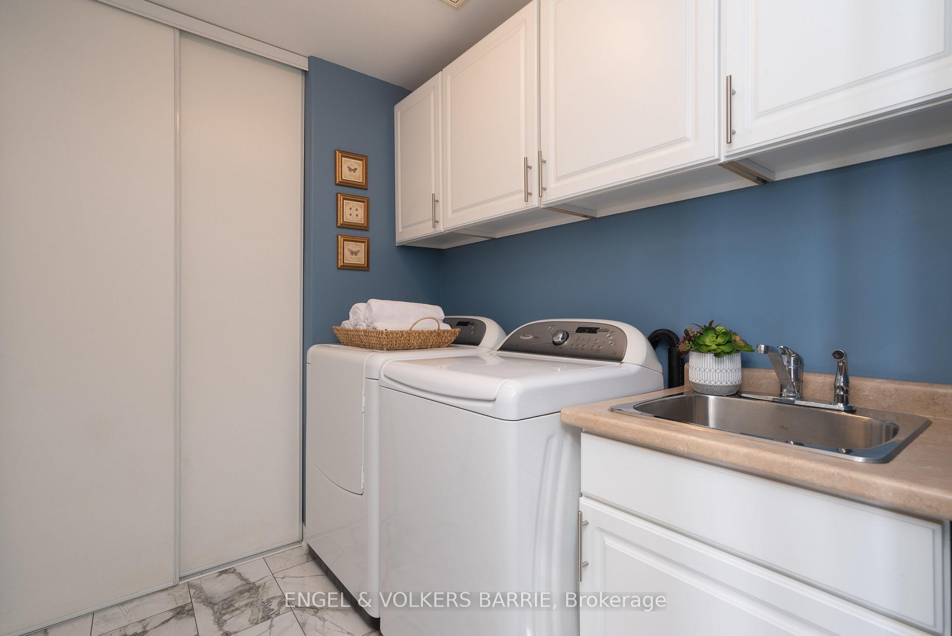 302 Livingstone Street E, Barrie, ON L4M 6P3