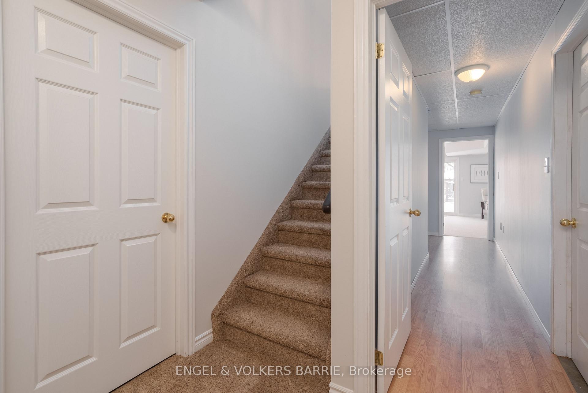 302 Livingstone Street E, Barrie, ON L4M 6P3