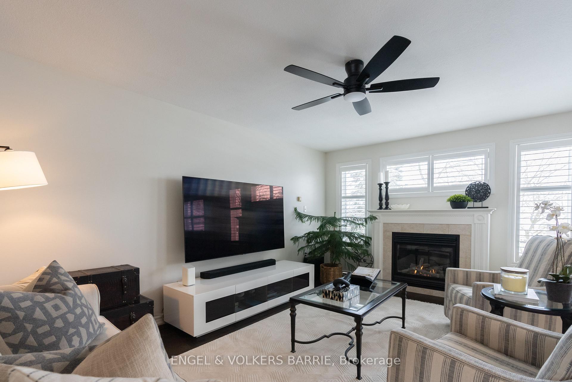 302 Livingstone Street E, Barrie, ON L4M 6P3