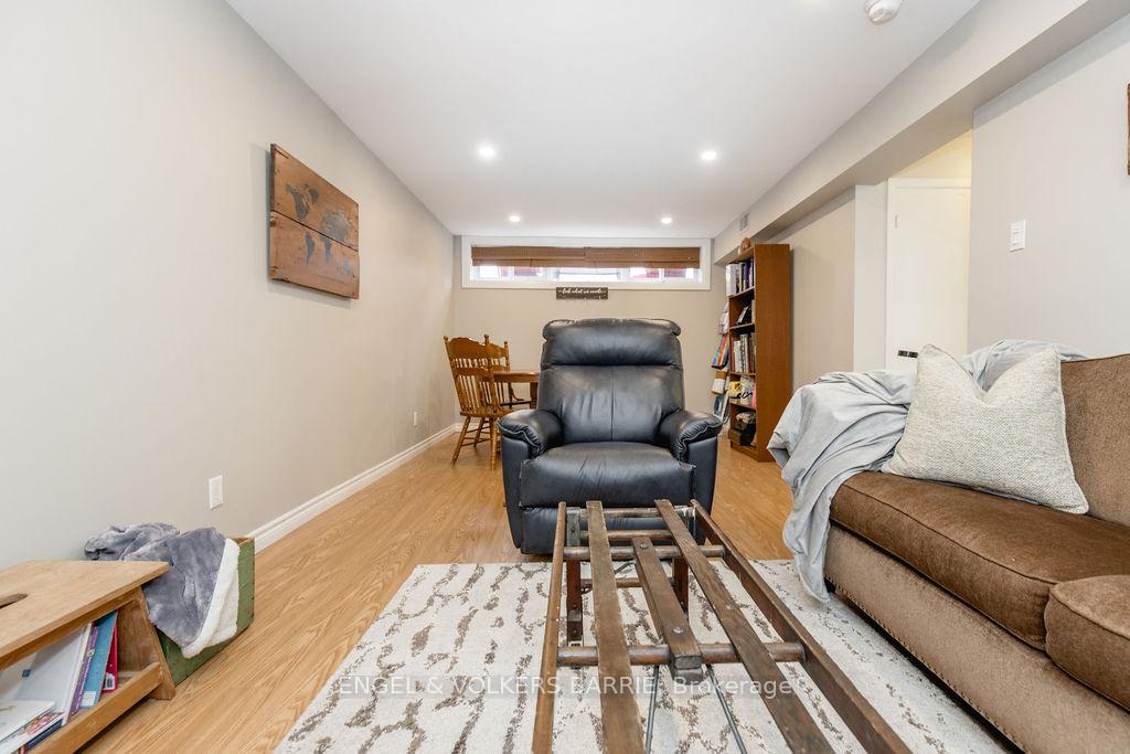 68 Ottaway Avenue