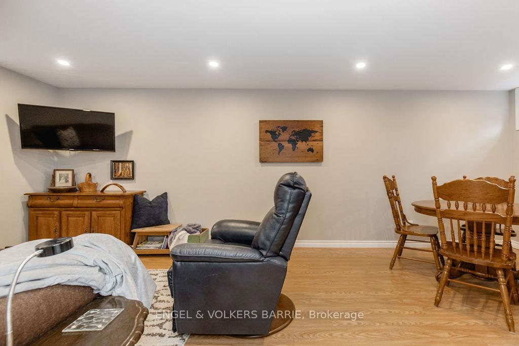 68 Ottaway Avenue