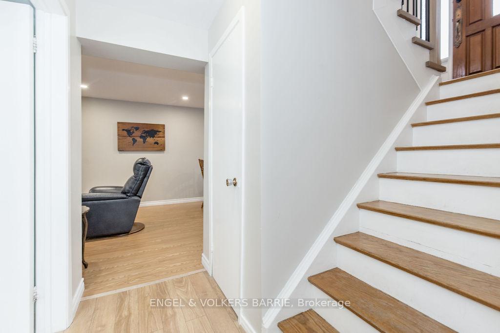 68 Ottaway Avenue