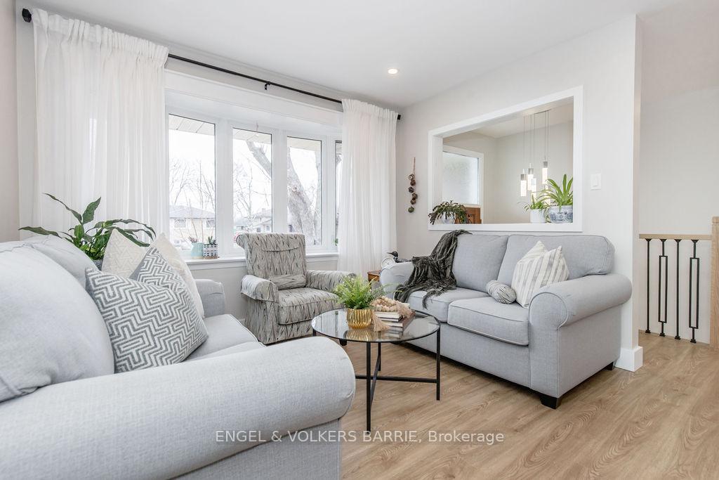 68 Ottaway Avenue