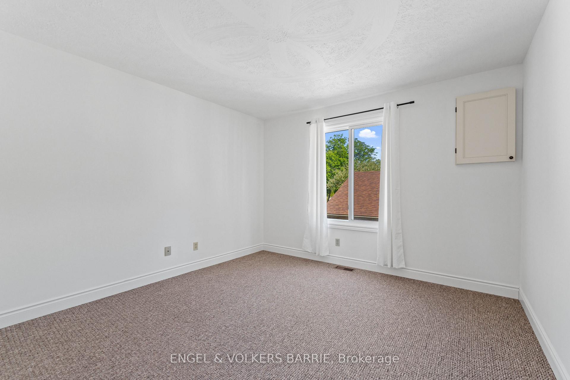 43 Olive Crescent 204