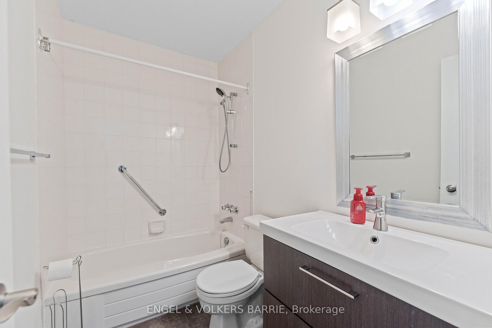 43 Olive Crescent 204