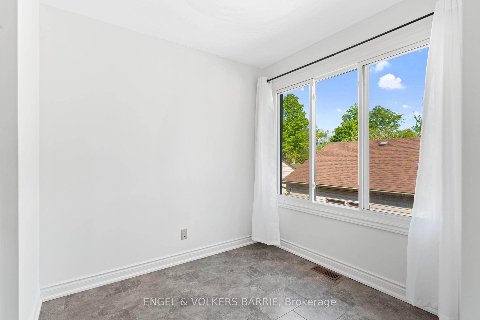 43 Olive Crescent 204