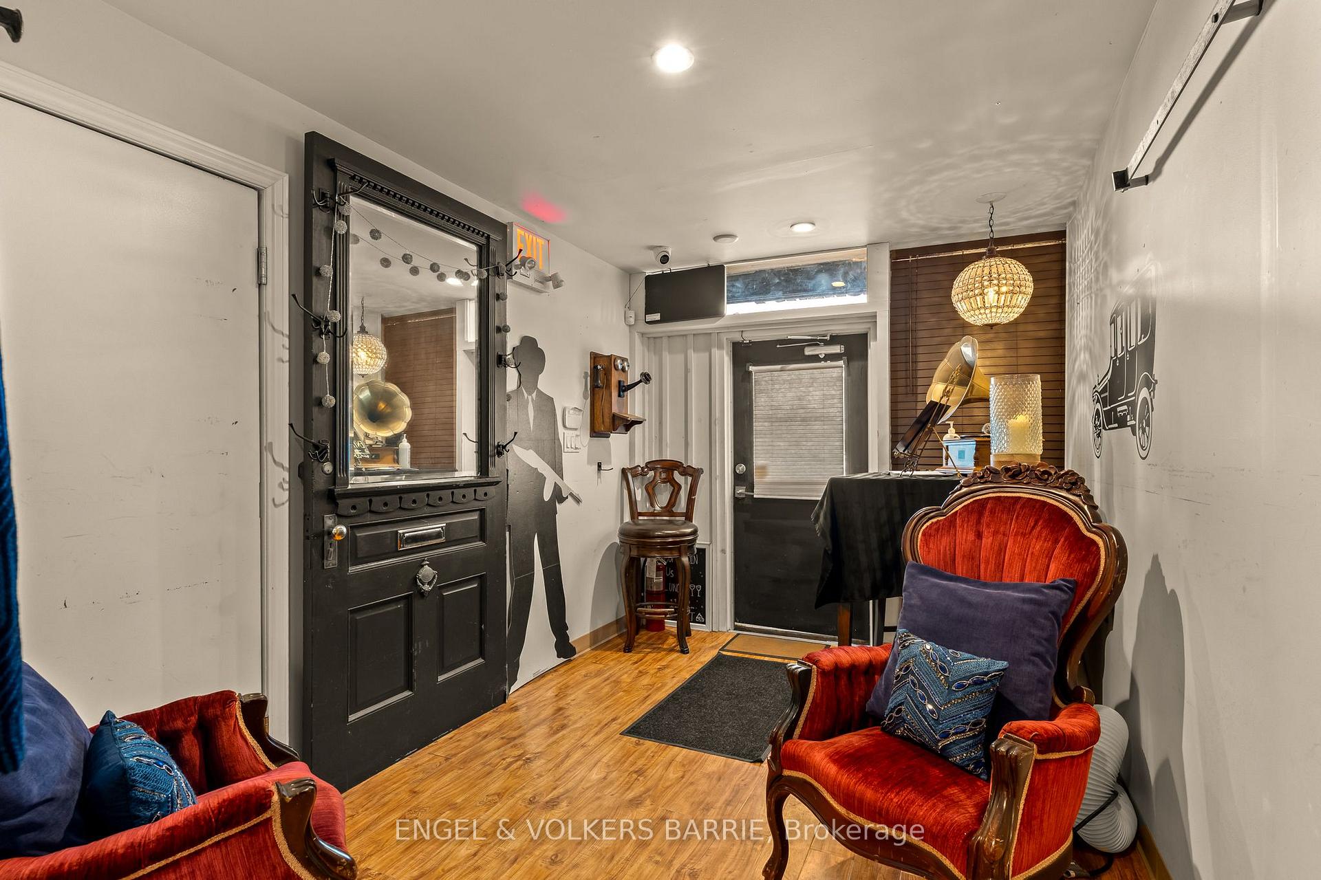 123 E Dunlop Street E