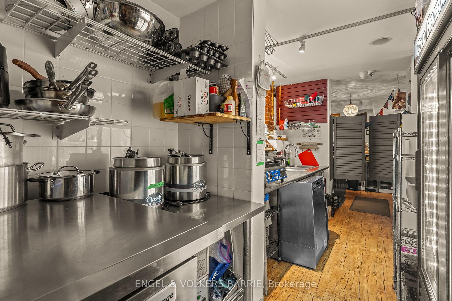 123 E Dunlop Street E