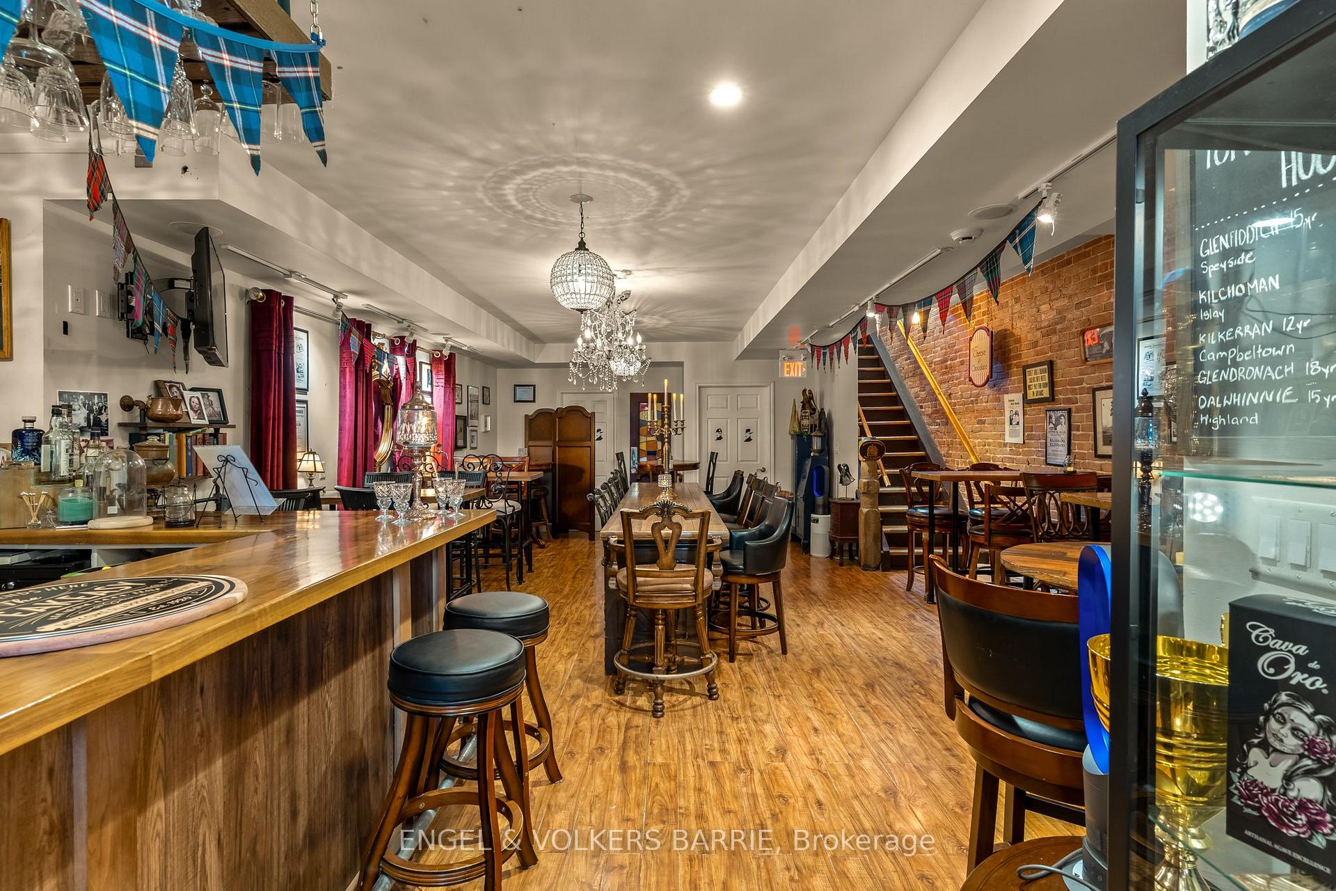 123 E Dunlop Street E