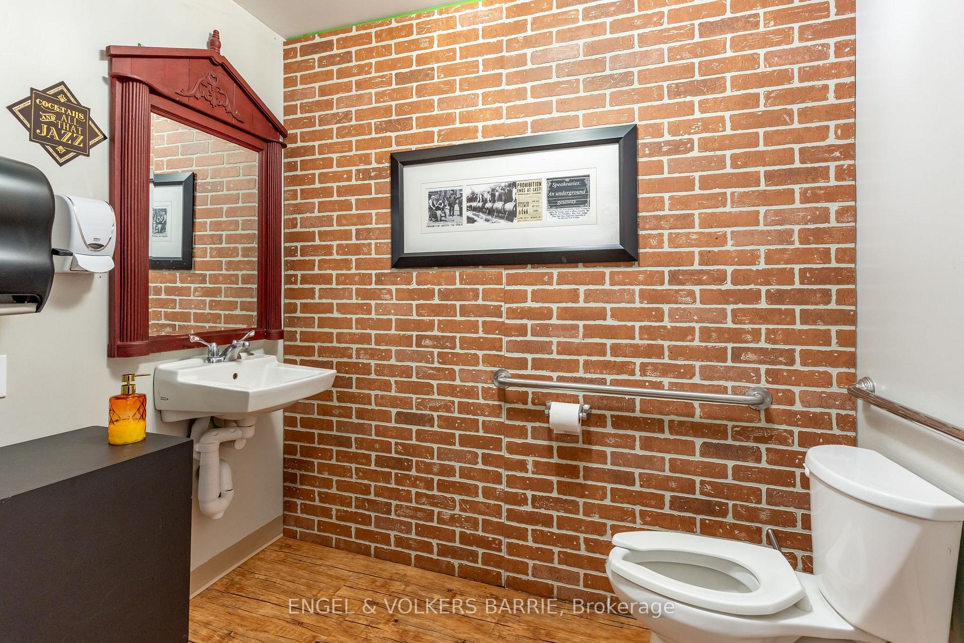 123 E Dunlop Street E