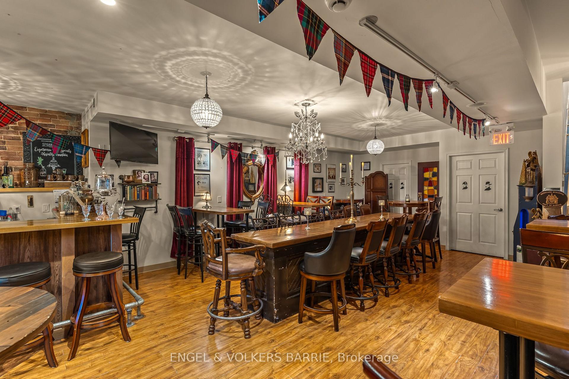 123 E Dunlop Street E