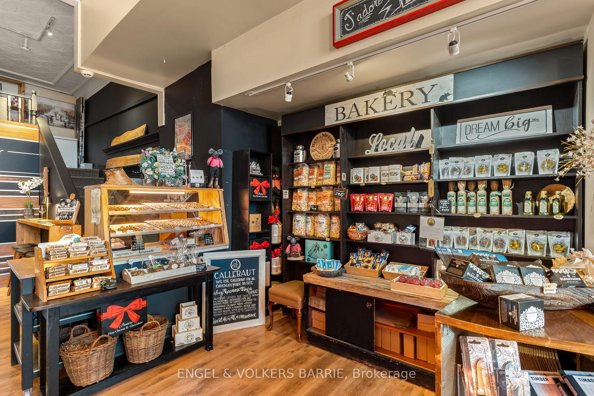 123 E Dunlop Street E