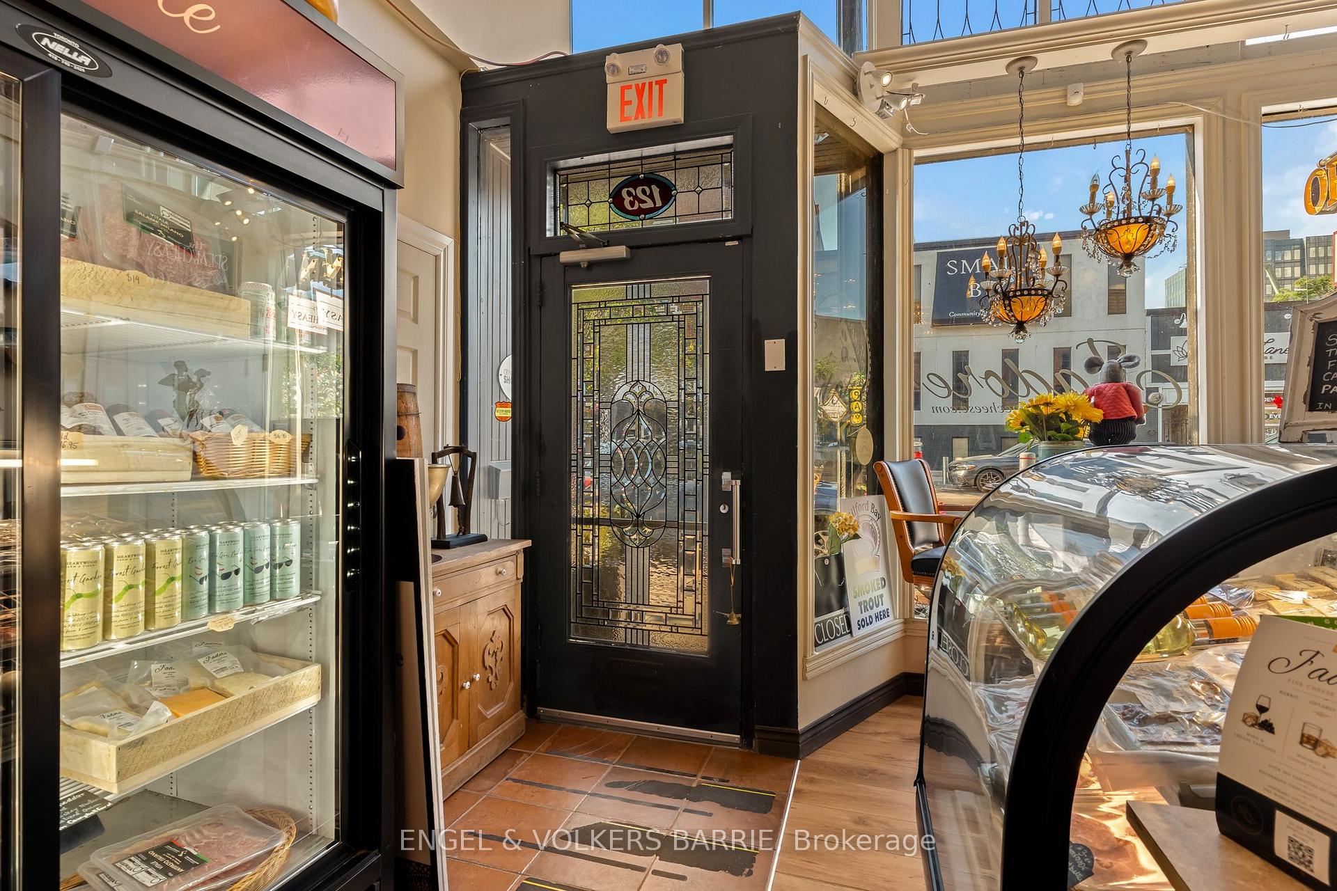 123 E Dunlop Street E