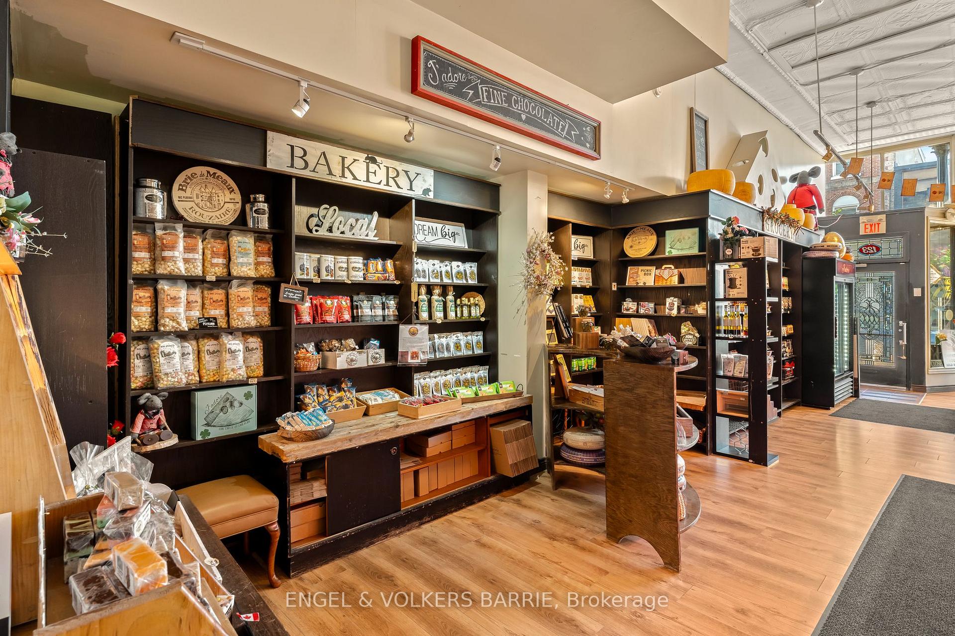 123 E Dunlop Street E