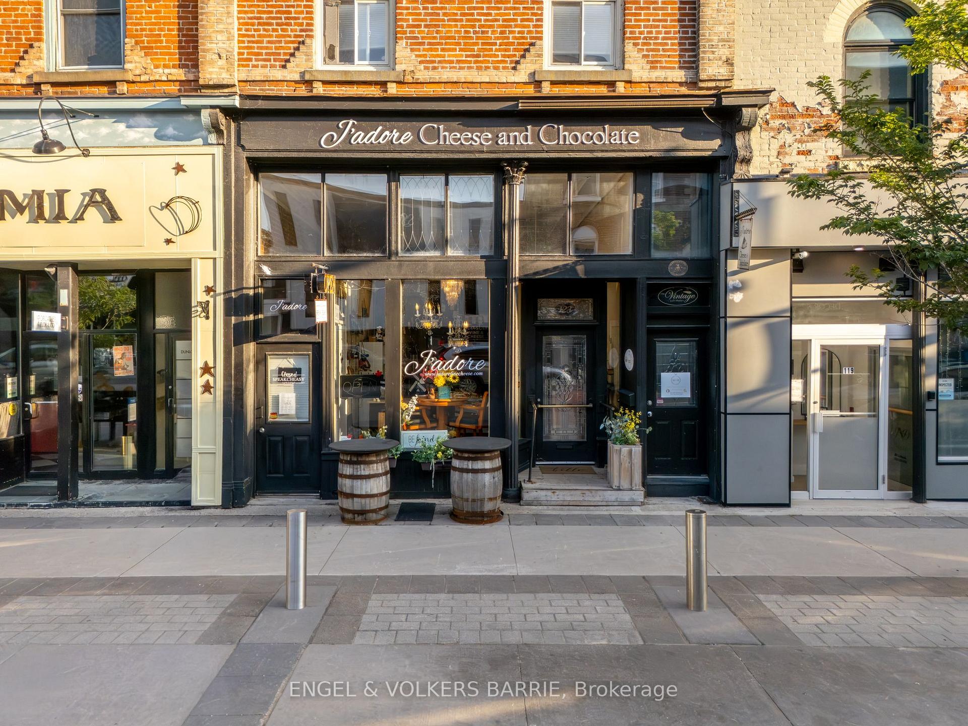 123 E Dunlop Street E