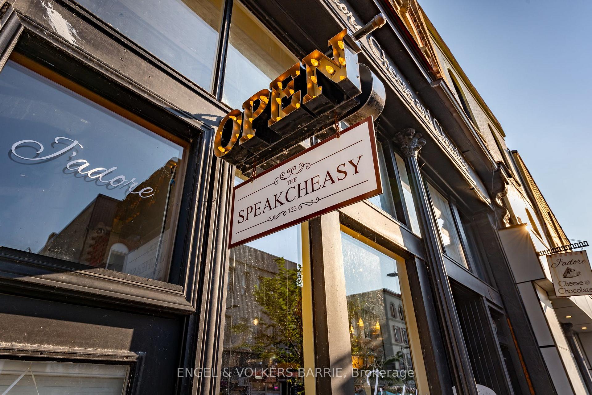 123 E Dunlop Street E