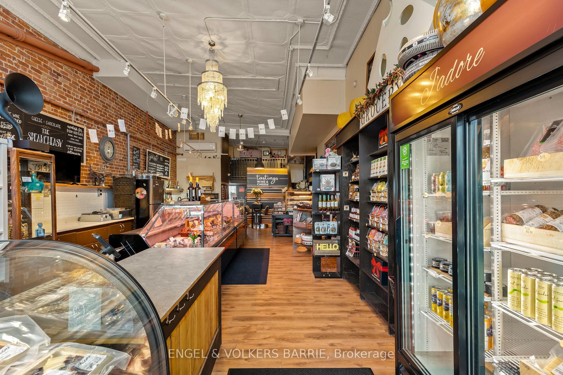 123 E Dunlop Street E