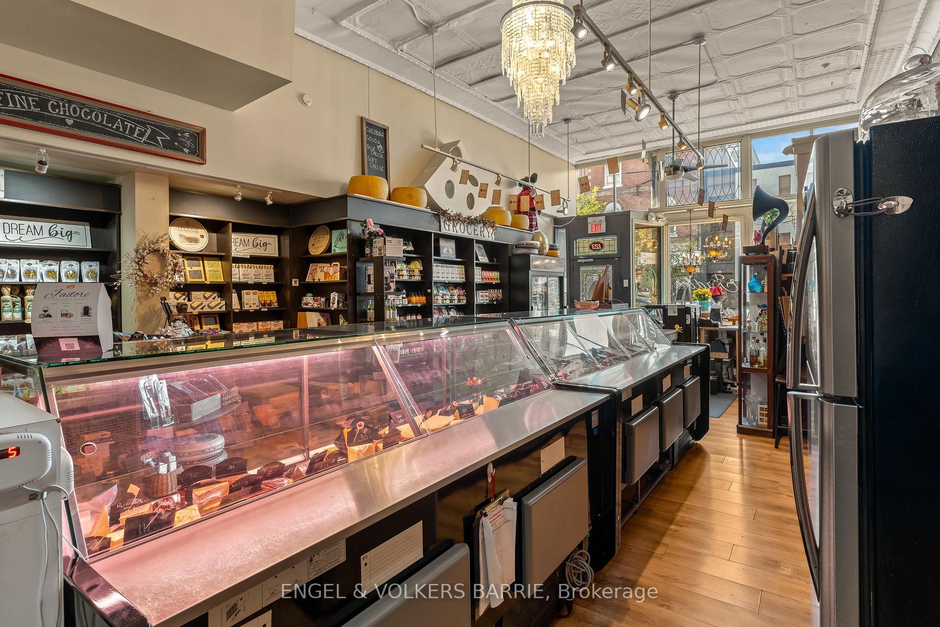 123 E Dunlop Street E