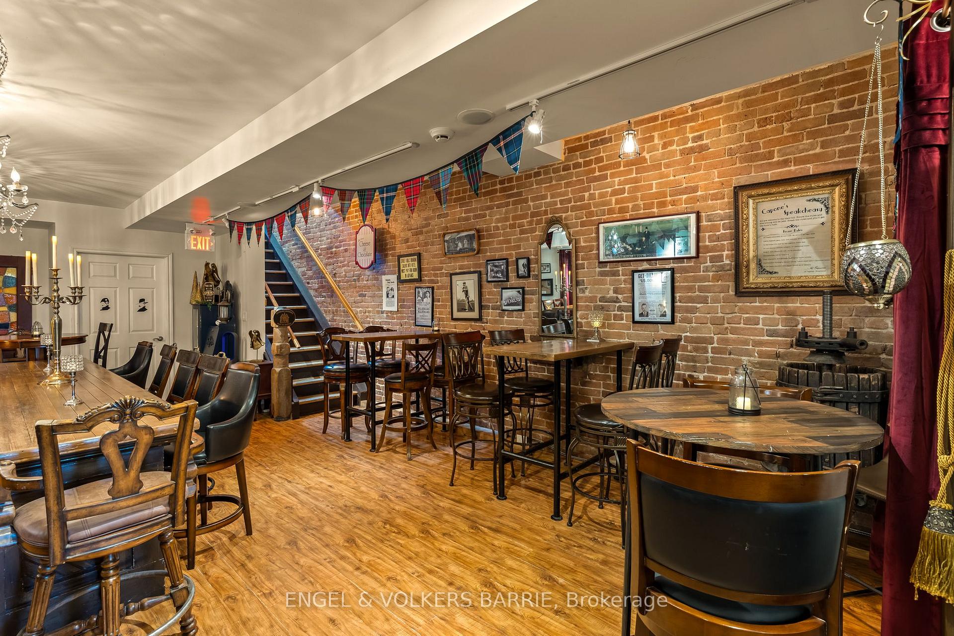 123 E Dunlop Street E