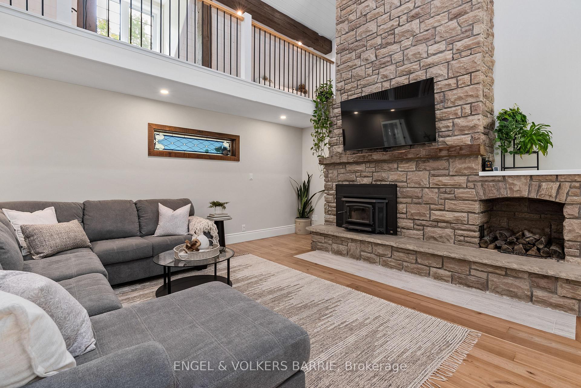 1304 Bass Lake Side Road W