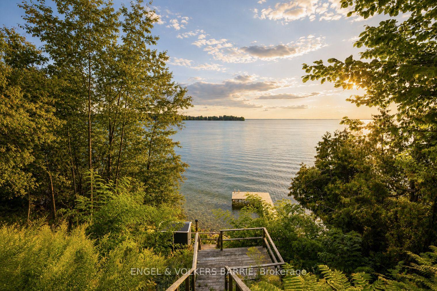 2371 Lakeshore Road E