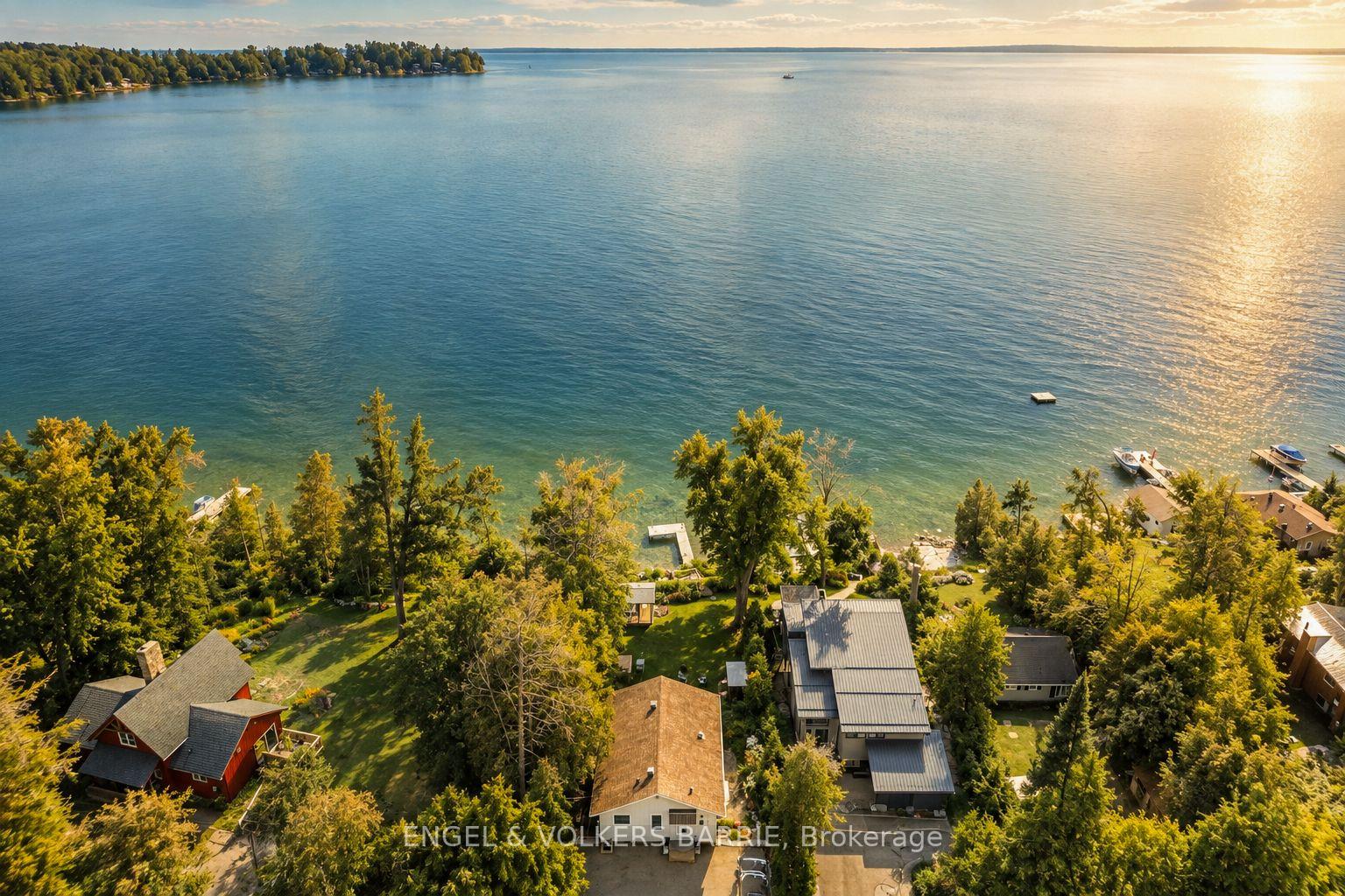 2371 Lakeshore Road E