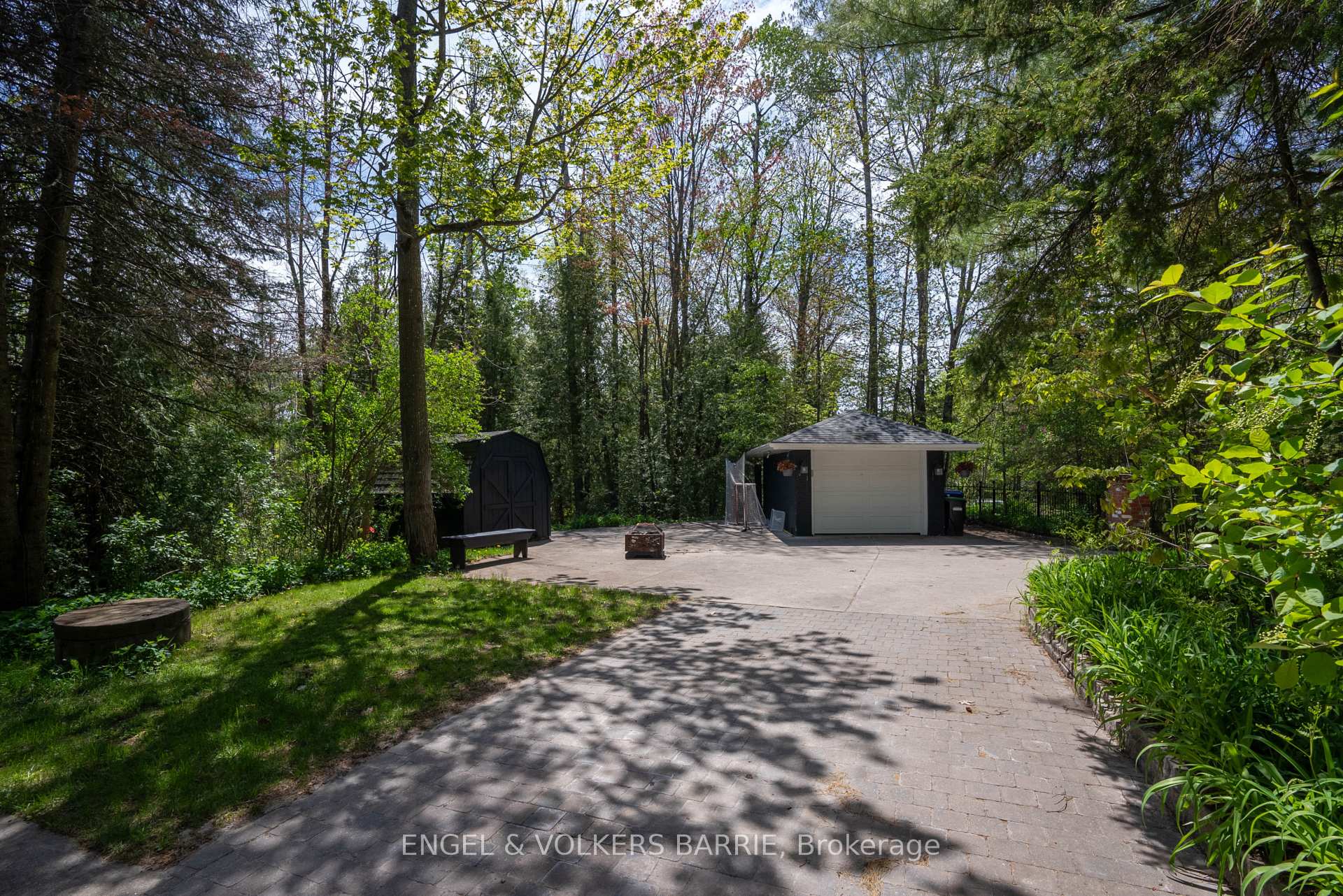 1441 Hendrie Road