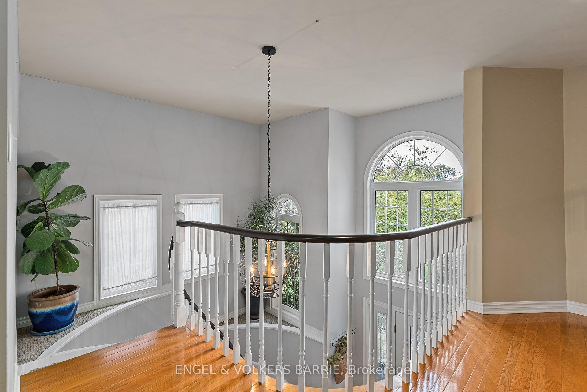 19 Grand Forest Drive