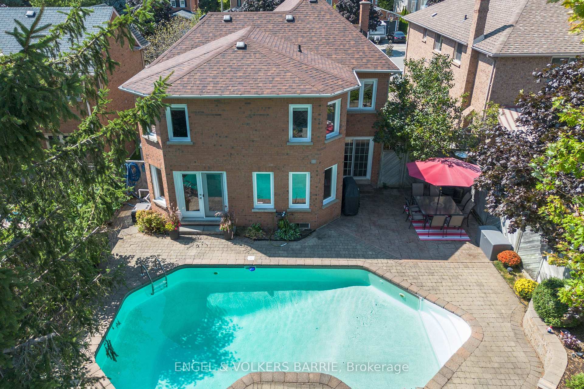19 Grand Forest Drive