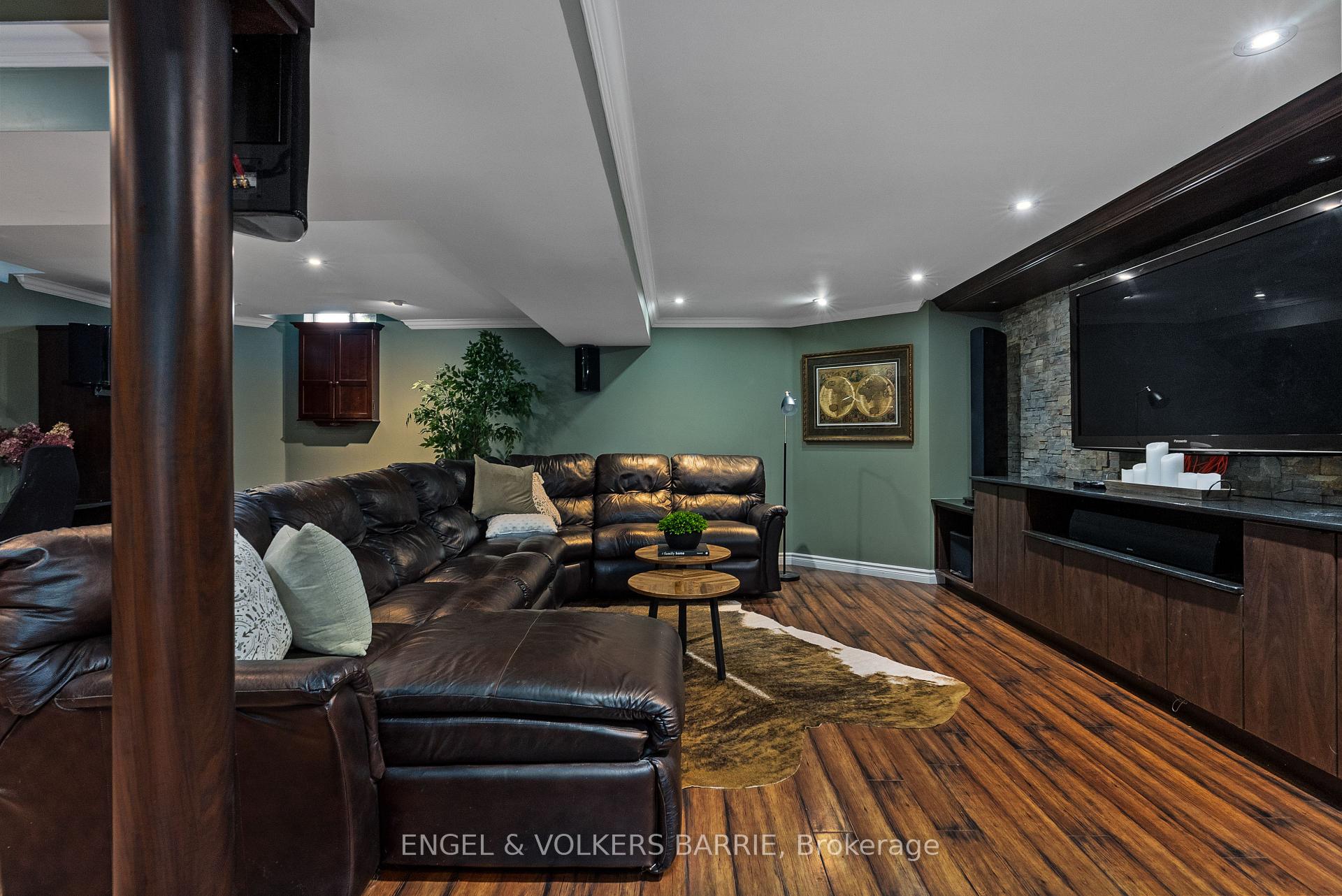 19 Grand Forest Drive
