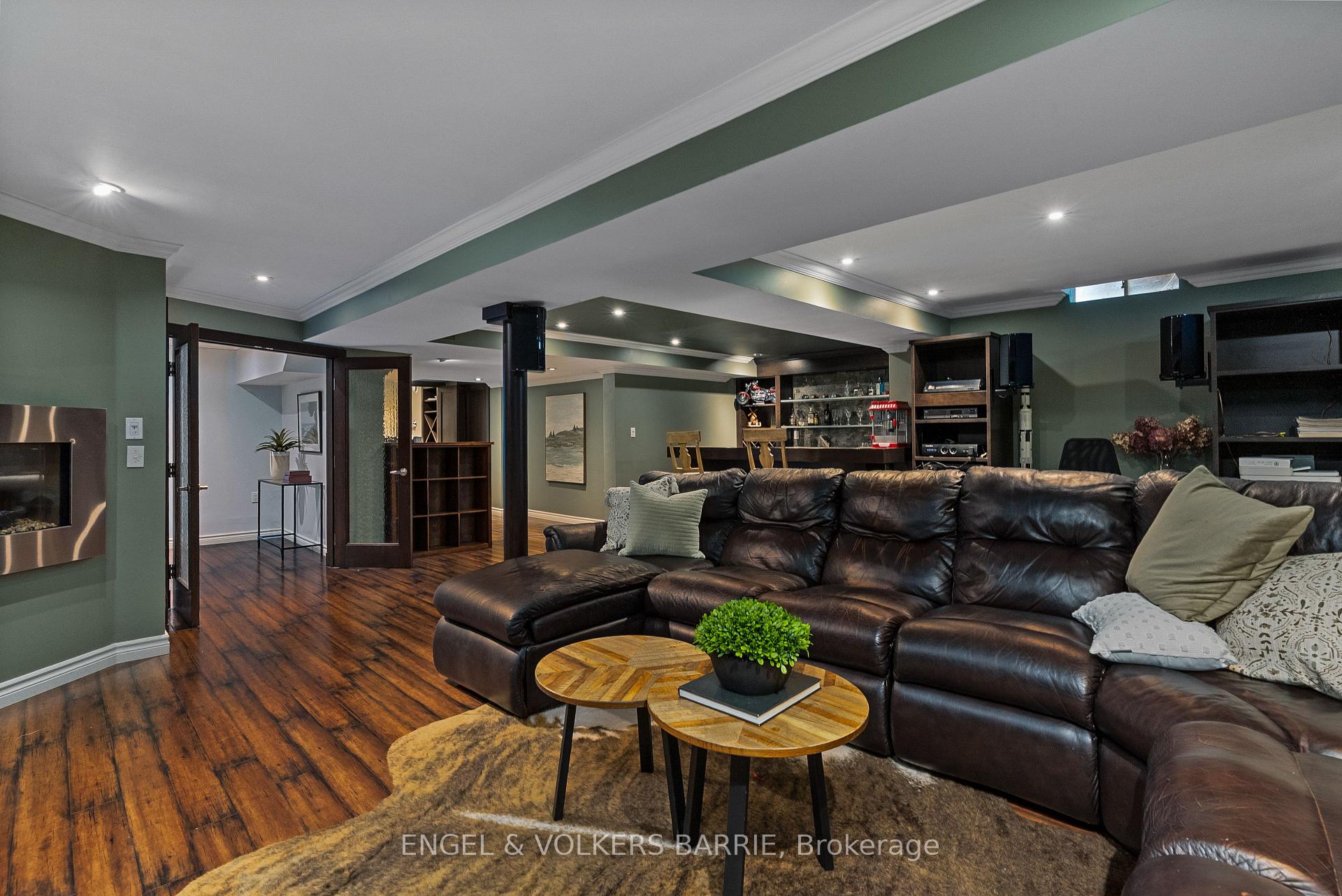 19 Grand Forest Drive