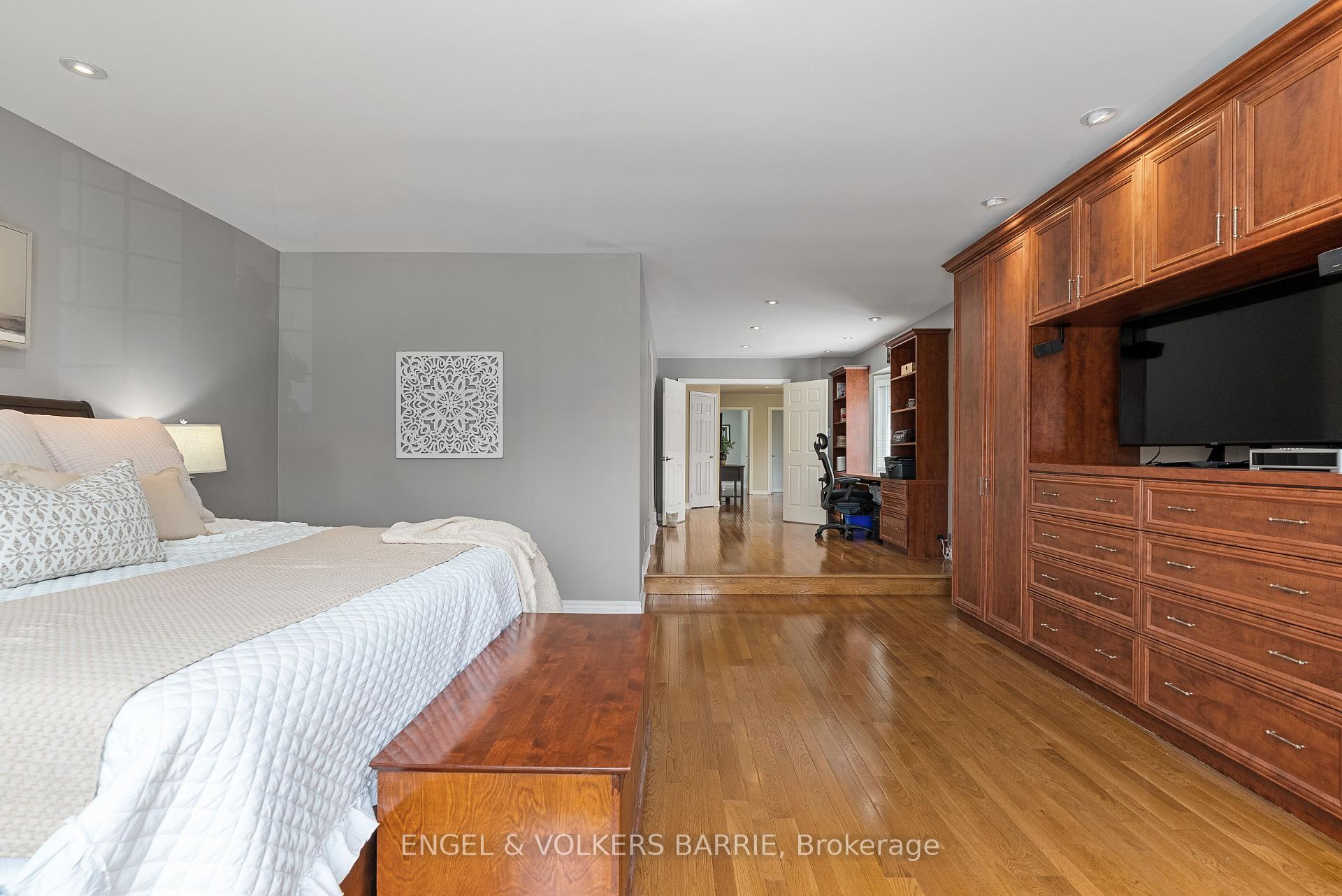 19 Grand Forest Drive