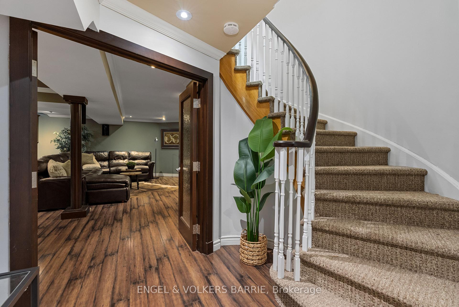 19 Grand Forest Drive