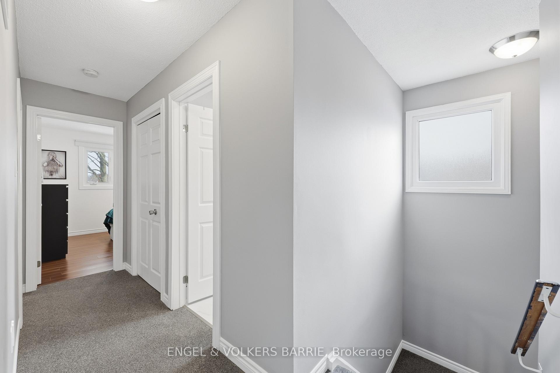 3056 Silverthorn Drive, Oakville, ON L6L 5N7