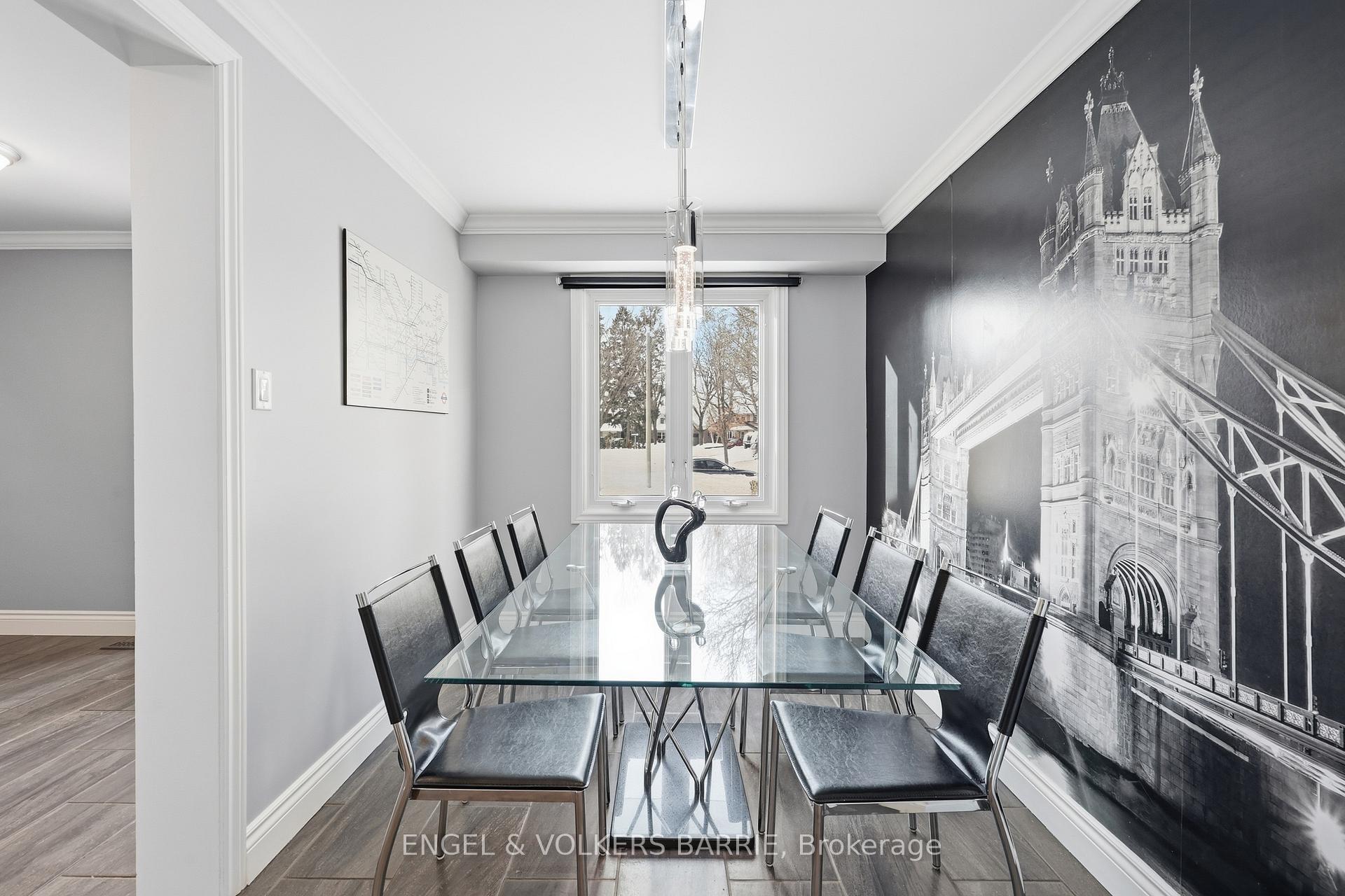 3056 Silverthorn Drive, Oakville, ON L6L 5N7